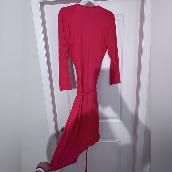 ‼️Final Sale Before Donation‼️ pink wrap dress. Never worn, body skimming NWOT - Picture 4 of 5